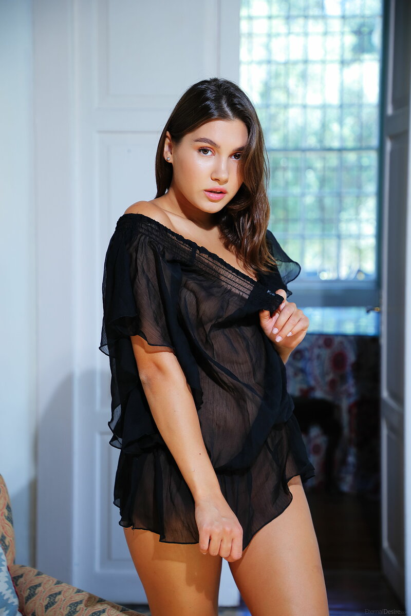 Милана, 30